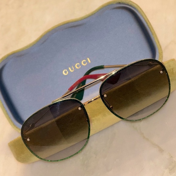 Authentic *Pre-Loved* Gucci Aviator Sunglasses ♥️ - Picture 4 of 6